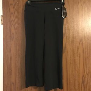 Nike Capri leggings, black size XS